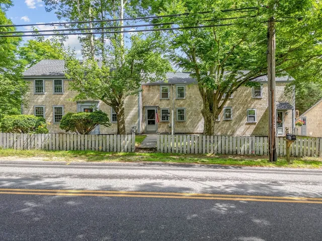 $585,000 | 687 Main Street, Wareham, MA 02571