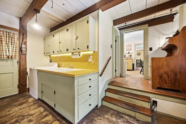 $585,000 | 687 Main Street, Wareham, MA 02571