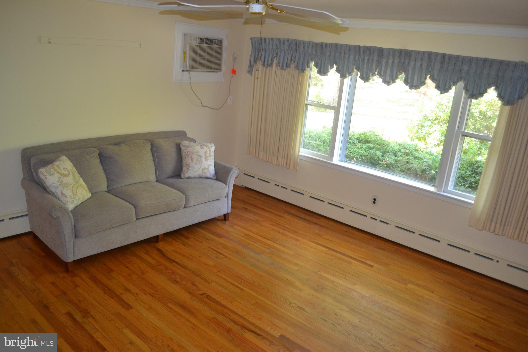 229 Radix Road Williamstown, NJ 08094 - Photo 7 of 30 Living Room