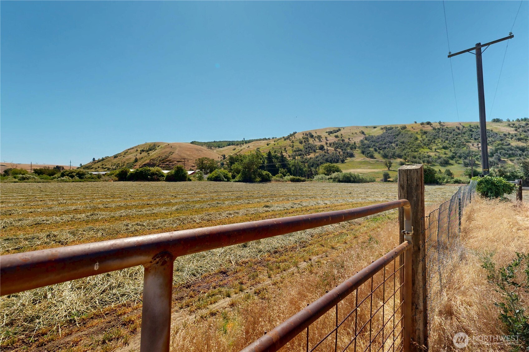 238 Patit Road Dayton, WA 99328 - Photo 18 of 40 a view of ocean from a balcony