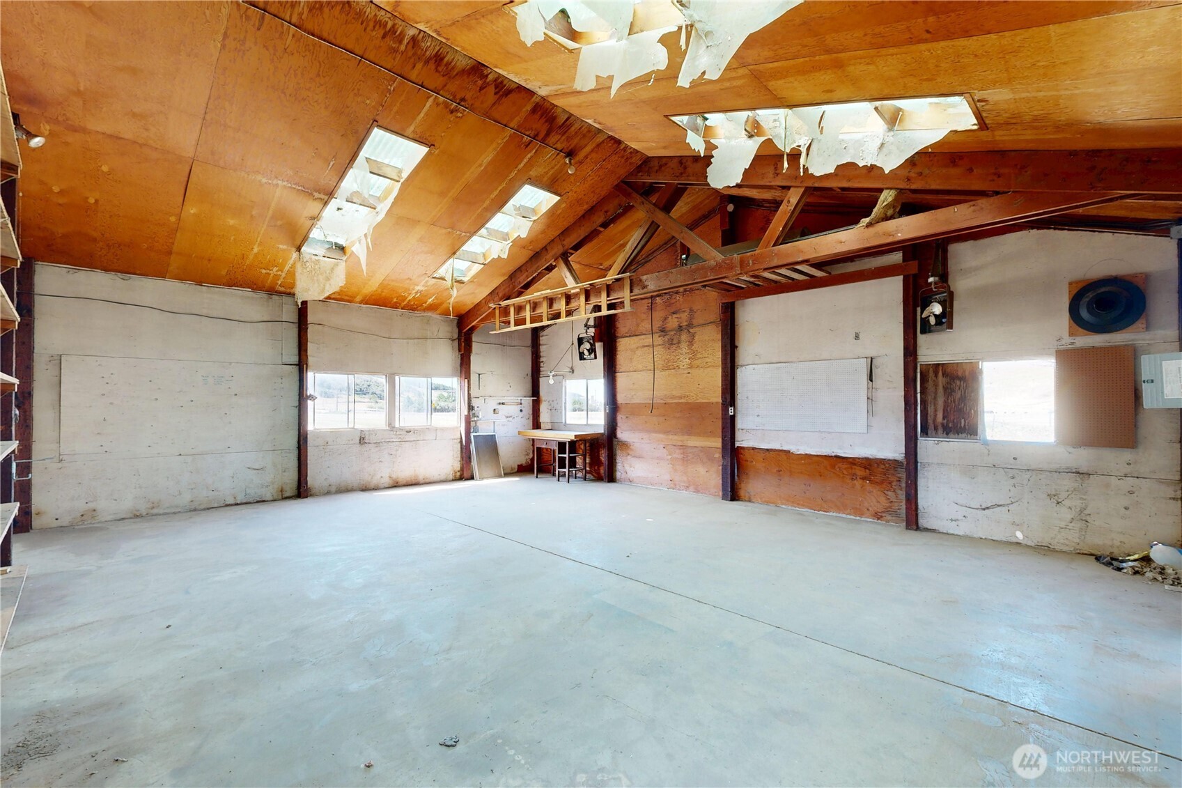 238 Patit Road Dayton, WA 99328 - Photo 20 of 40 a view of empty room with wooden floor