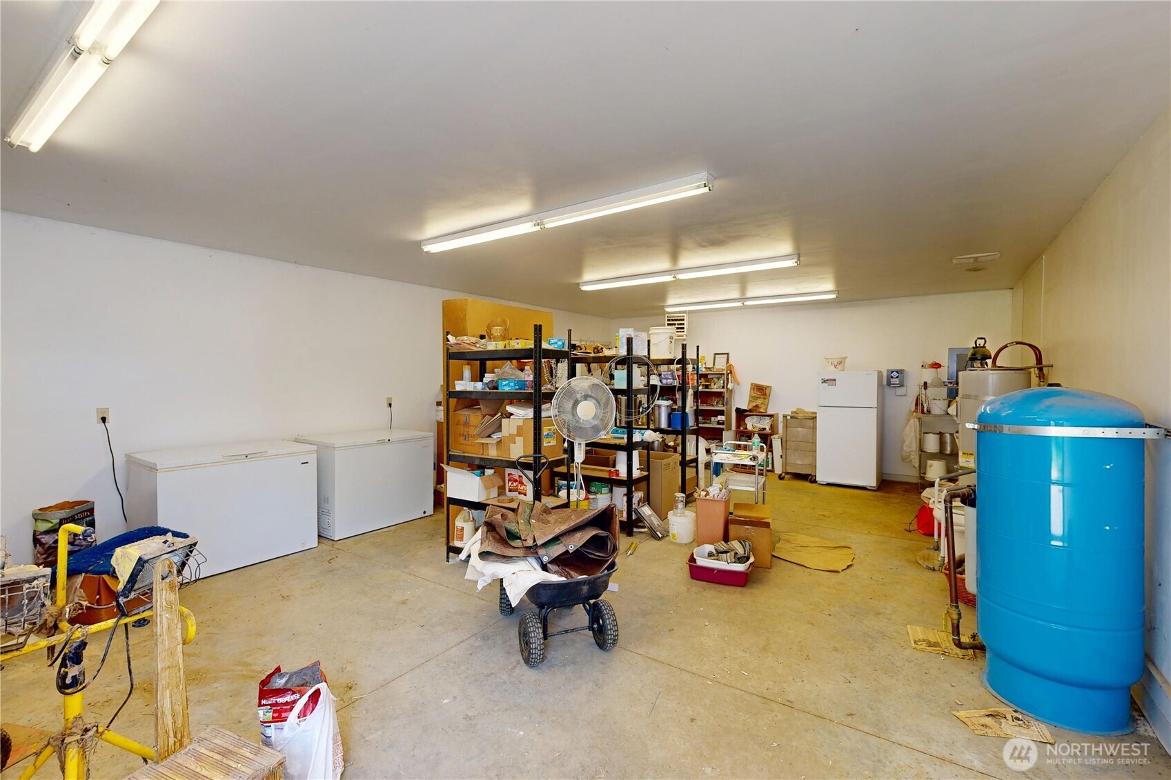 238 Patit Road Dayton, WA 99328 - Photo 31 of 40 a view of a room with gym equipment
