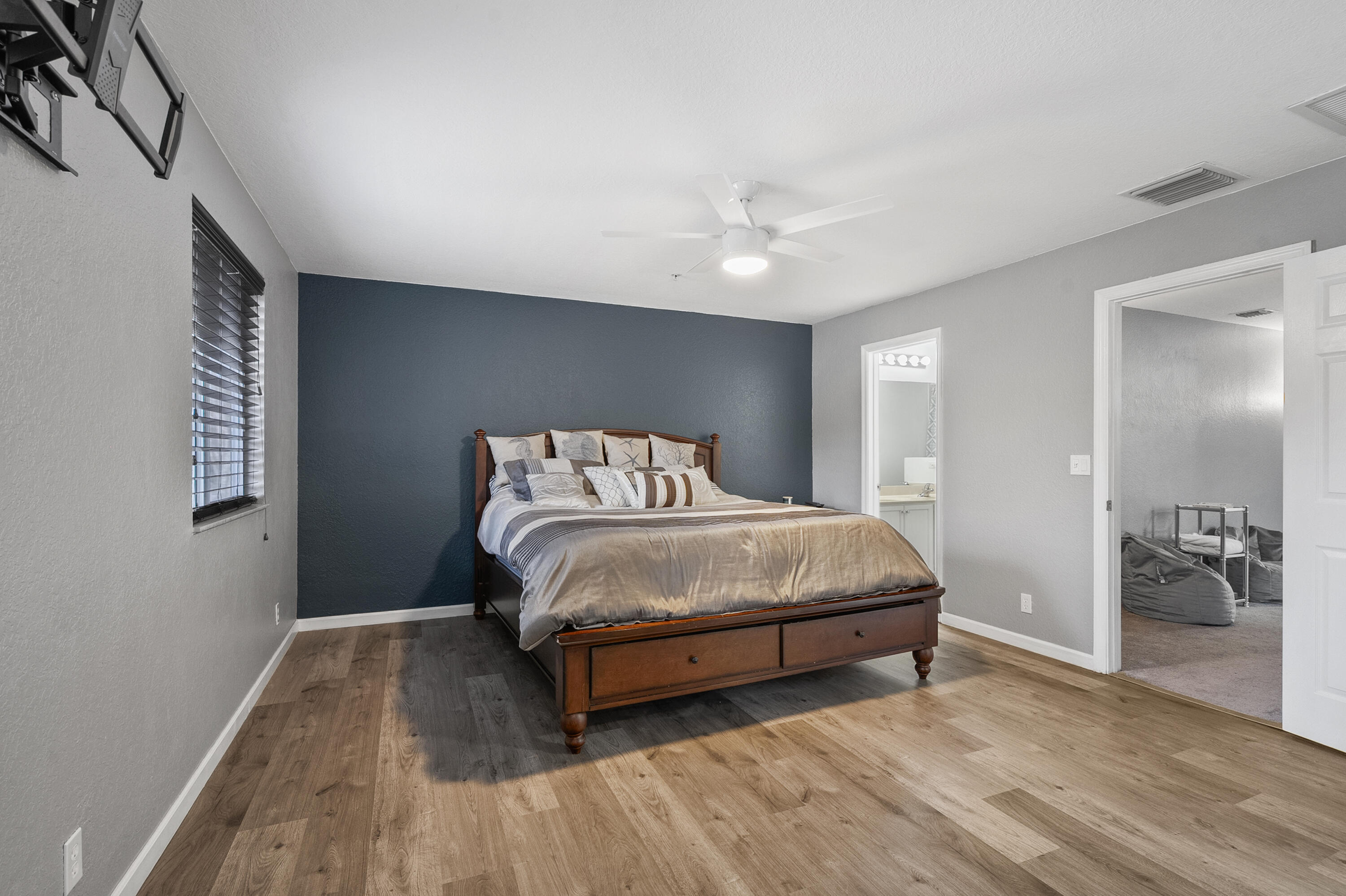 324 Southeast Bloxham Way Stuart, FL 34997 - Photo 18 of 35 DSC00366