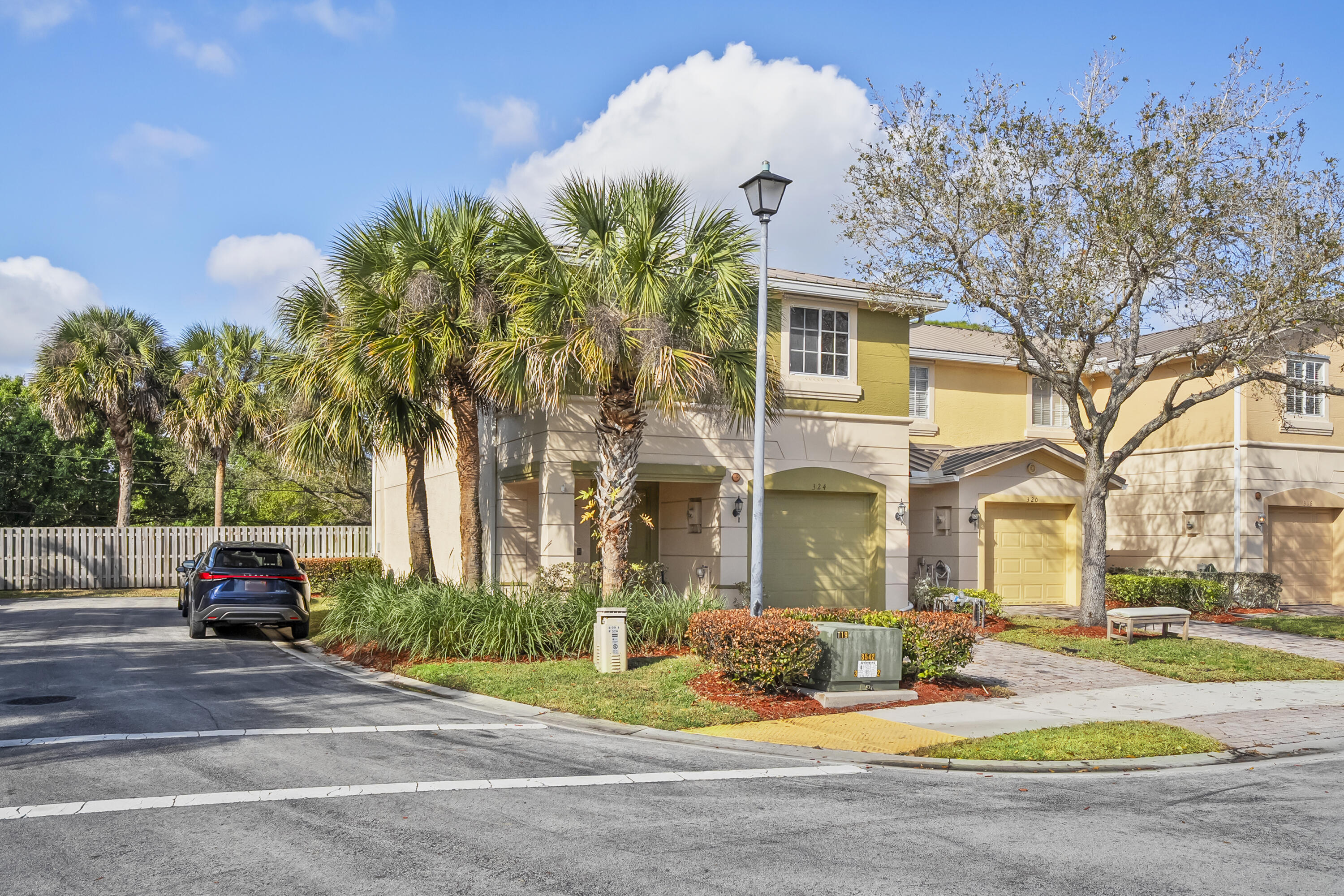 324 Southeast Bloxham Way Stuart, FL 34997 - Photo 33 of 35 DSC00439