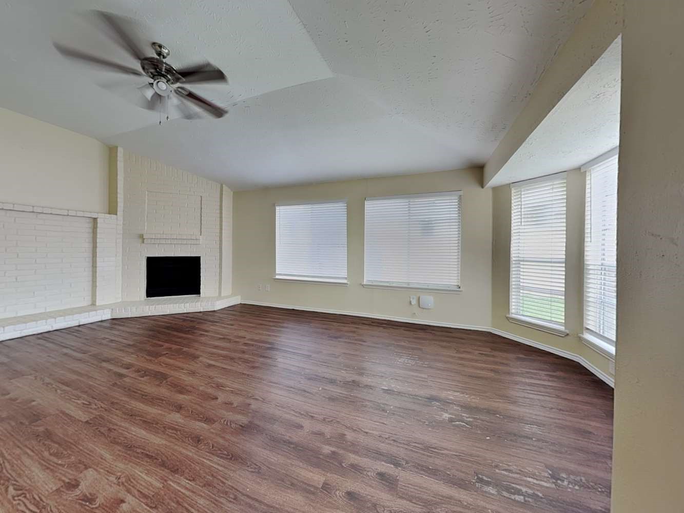 3902 Mattingham Drive Houston, TX 77066 - Photo 4 of 16