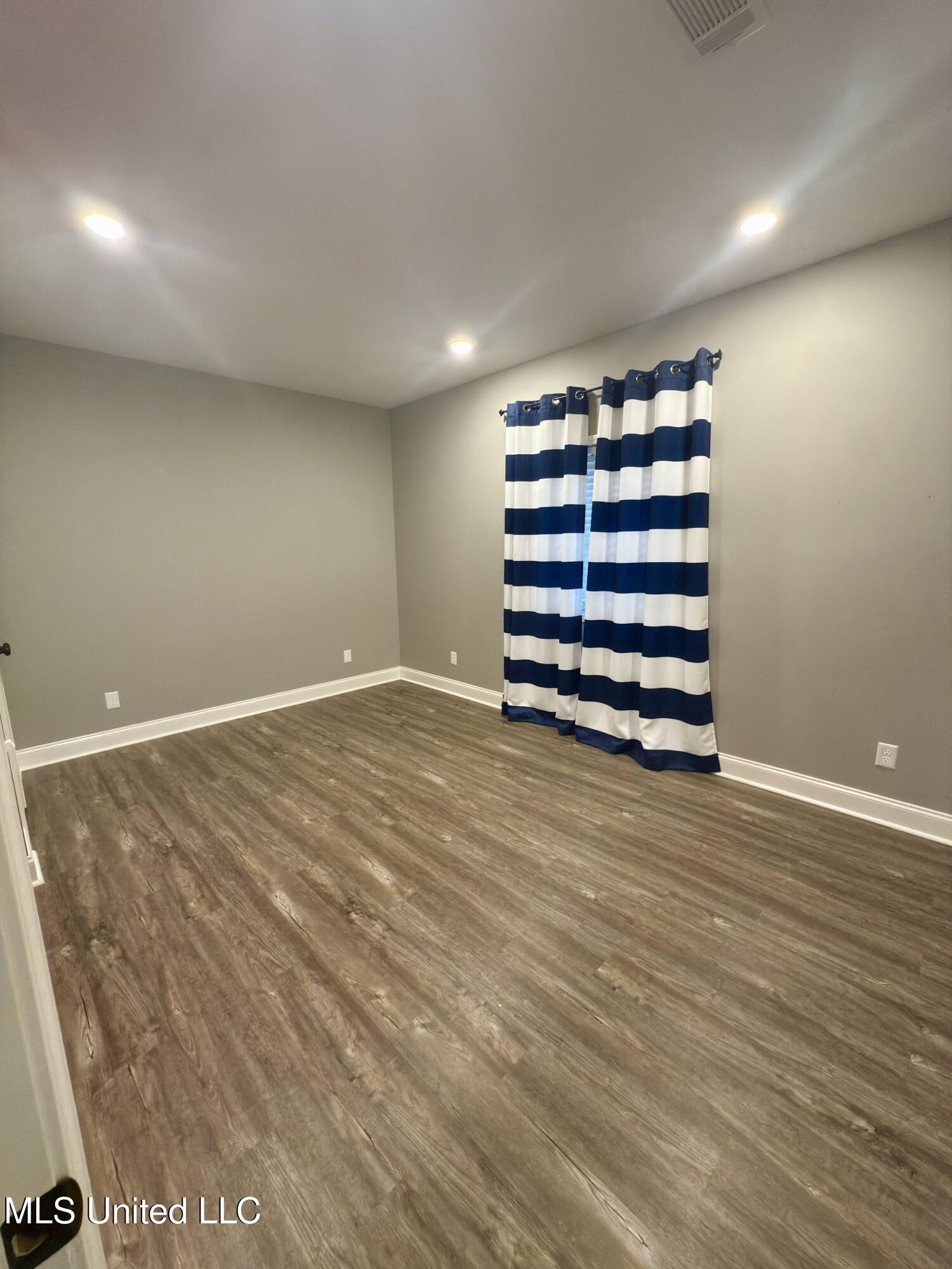 300 Deer Creek Road Grenada, MS 38901 - Photo 18 of 22 IMG_3636