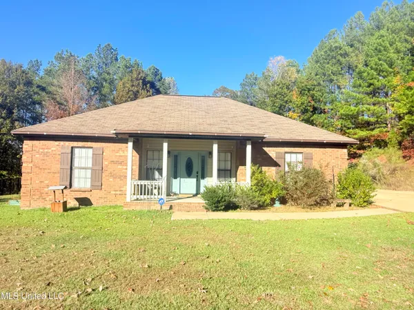 $299,000 | 300 Deer Creek Road, Grenada, MS 38901