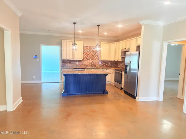 $299,000 | 300 Deer Creek Road, Grenada, MS 38901