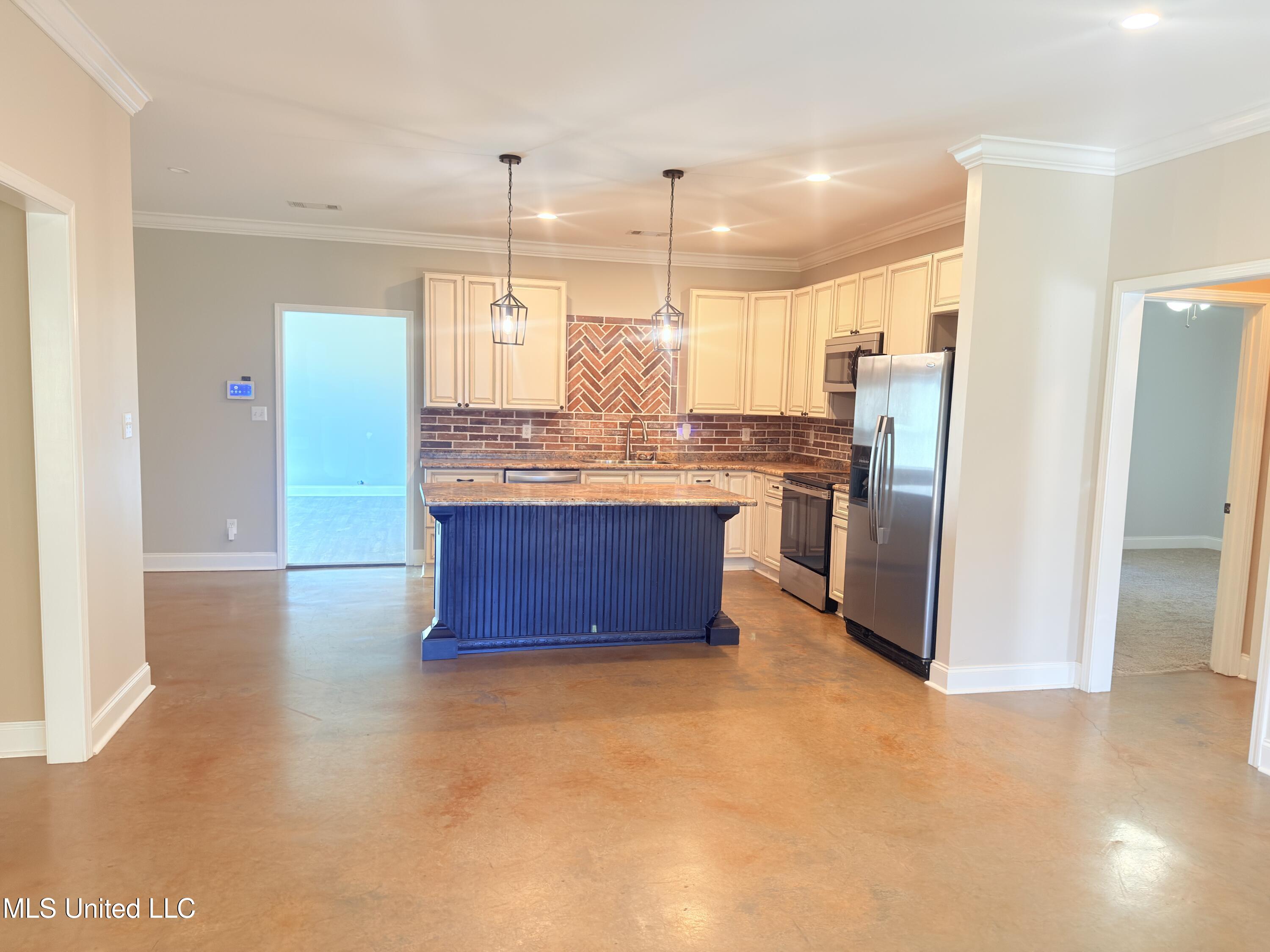 300 Deer Creek Road Grenada, MS 38901 - Photo 5 of 22 IMG_3817