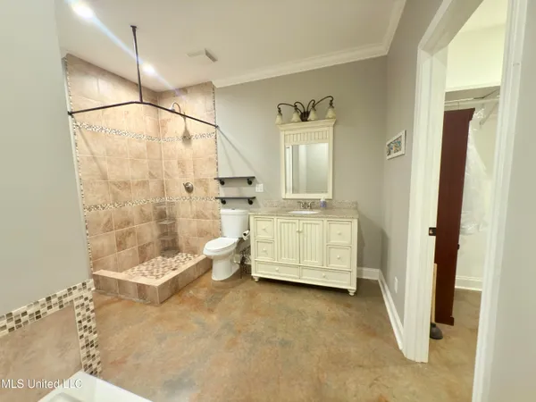 $299,000 | 300 Deer Creek Road, Grenada, MS 38901