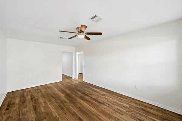 $2,200 | 2409 Estate Drive, Deer Park, TX 77536