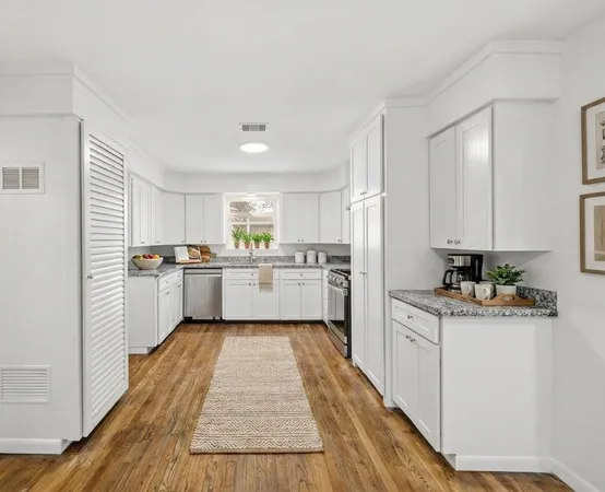 $2,200 | 2409 Estate Drive, Deer Park, TX 77536