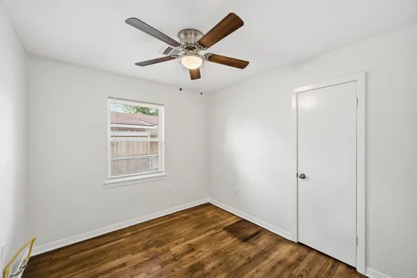 $2,200 | 2409 Estate Drive, Deer Park, TX 77536