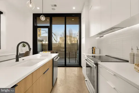 $1,699,000 | 1005 P Street Northwest, Washington, DC 20001