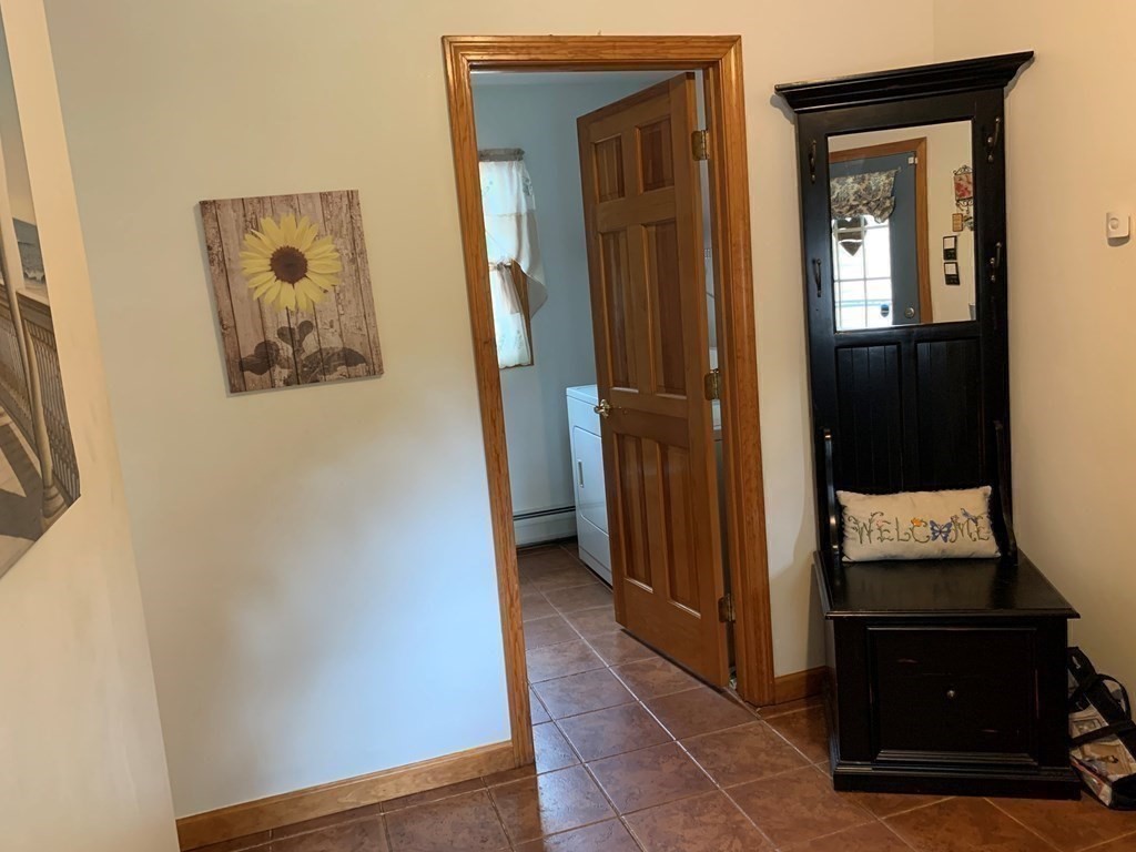 915 Southbridge Road Warren, MA 01585 - Photo 10 of 29