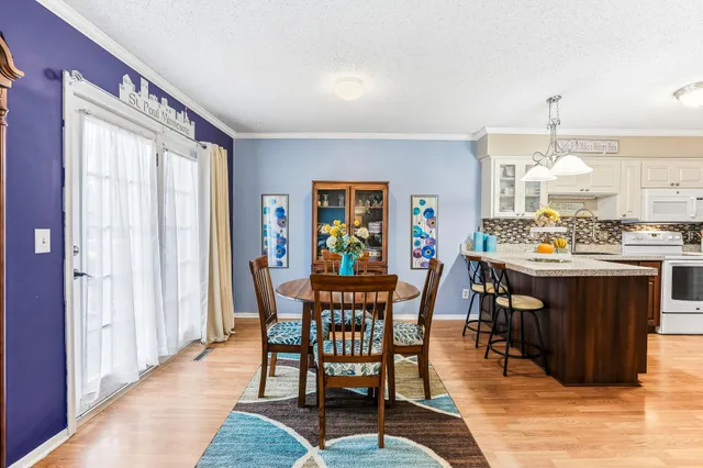 $190,000 | 1807 1/2 County Road E East, Unit 34, White Bear Lake, MN 55110