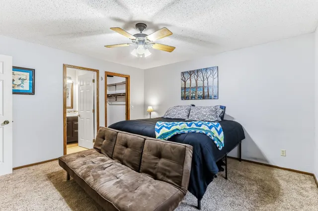 $190,000 | 1807 1/2 County Road E East, Unit 34, White Bear Lake, MN 55110