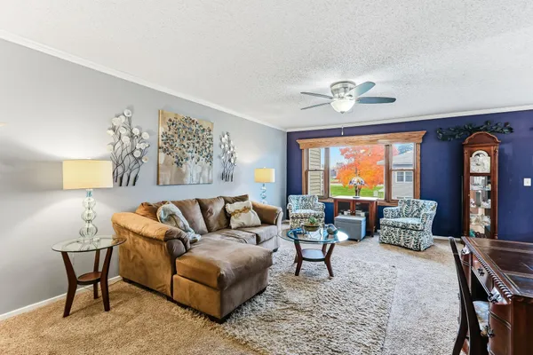 $183,000 | 1807 1/2 County Road E East, Unit 34, White Bear Lake, MN 55110