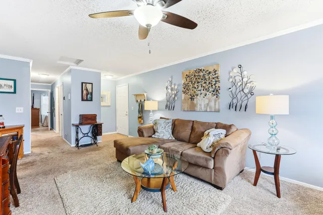 $190,000 | 1807 1/2 County Road E East, Unit 34, White Bear Lake, MN 55110