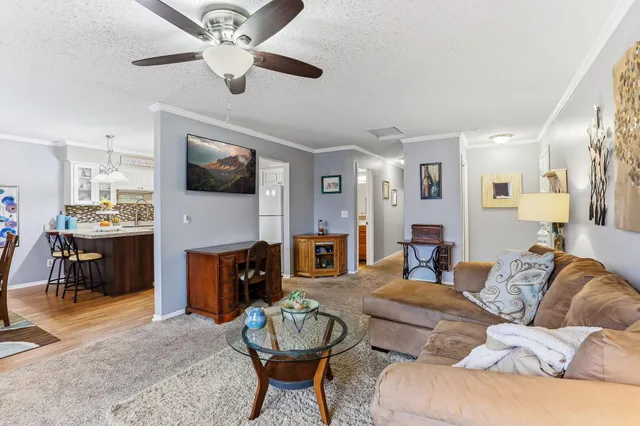 $190,000 | 1807 1/2 County Road E East, Unit 34, White Bear Lake, MN 55110