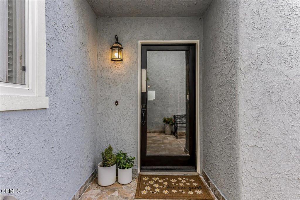 541 Broderick Way Port Hueneme, CA 93041 - Photo 4 of 35 a bathroom with a toilet