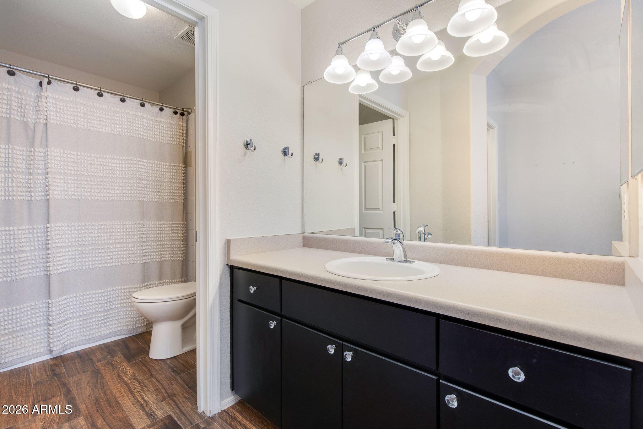 5303 North 7th Street, Unit 215 Phoenix, AZ 85014 - Photo 18 of 30 Bathroom 1