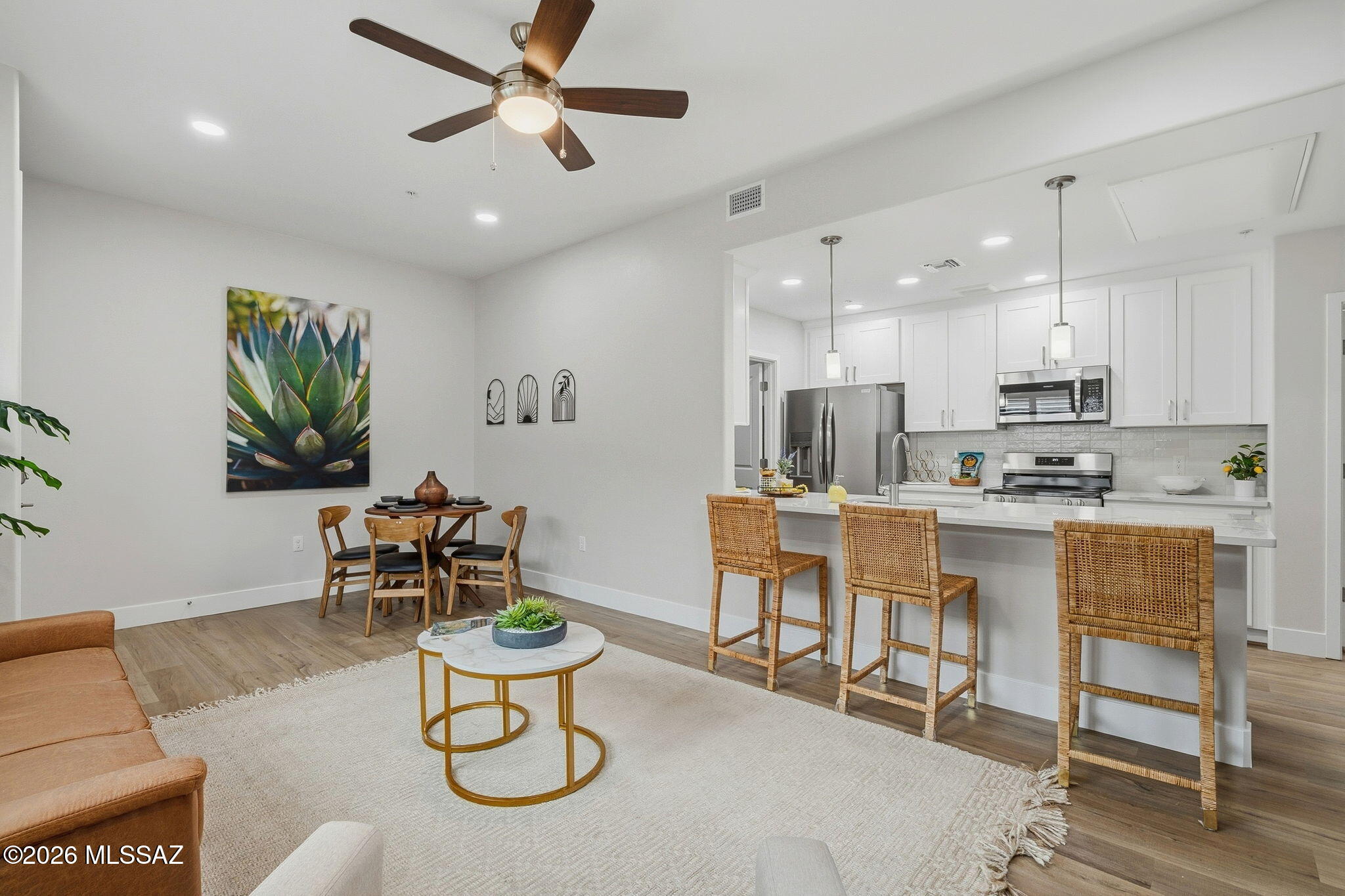 2022 East River Road, Unit 102 Tucson, AZ 85718 - Photo 20 of 21 Dining Area & Breakfast Bar