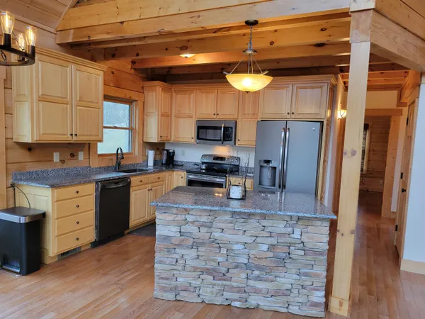 $620,000 | 1085 Thunder Ridge Drive, South Pittsburg, TN 37380