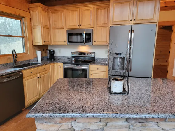 $620,000 | 1085 Thunder Ridge Drive, South Pittsburg, TN 37380