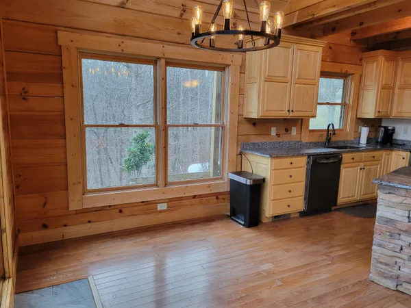 $620,000 | 1085 Thunder Ridge Drive, South Pittsburg, TN 37380