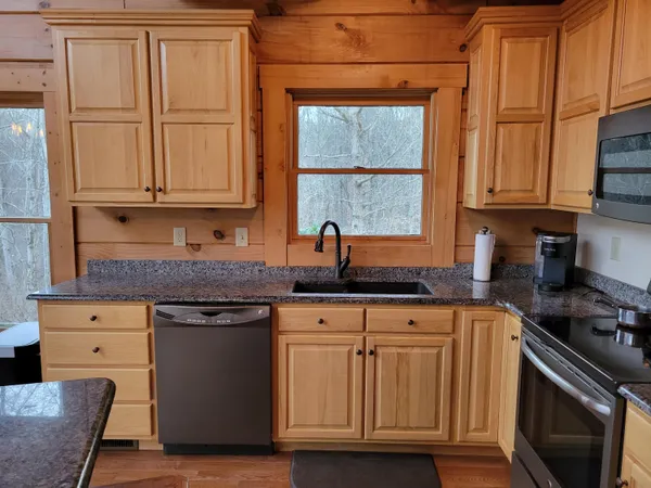 $620,000 | 1085 Thunder Ridge Drive, South Pittsburg, TN 37380