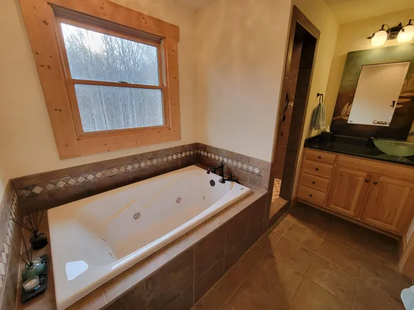 $620,000 | 1085 Thunder Ridge Drive, South Pittsburg, TN 37380