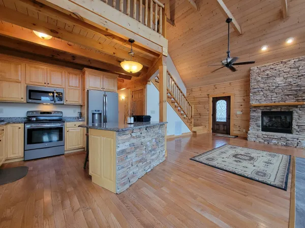 $620,000 | 1085 Thunder Ridge Drive, South Pittsburg, TN 37380