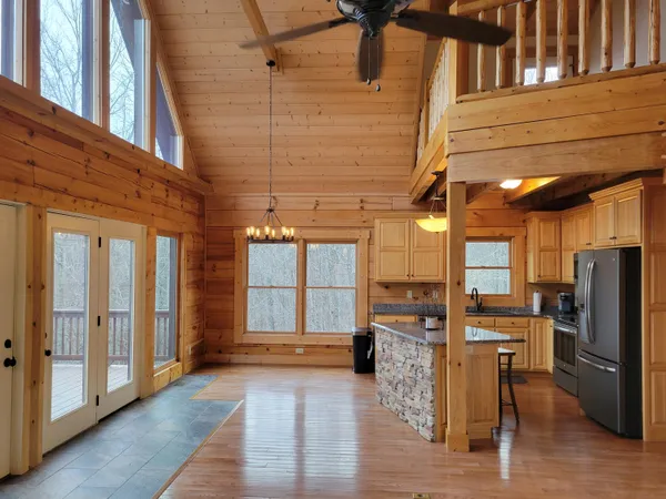 $620,000 | 1085 Thunder Ridge Drive, South Pittsburg, TN 37380