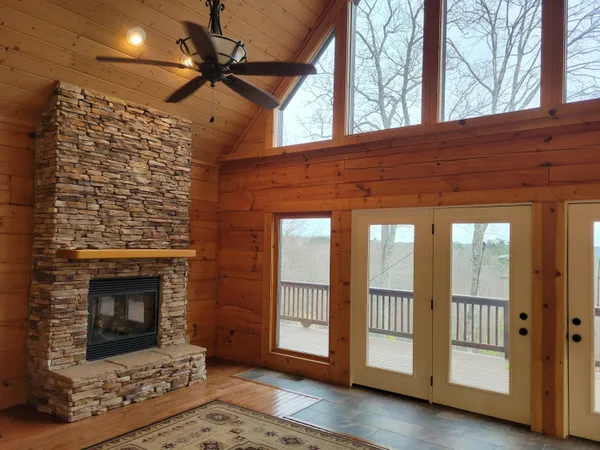 $620,000 | 1085 Thunder Ridge Drive, South Pittsburg, TN 37380
