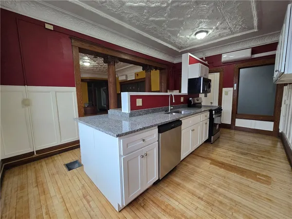 $1,200 | 27 East Main Street, Unit 205, Waterloo, NY 13165
