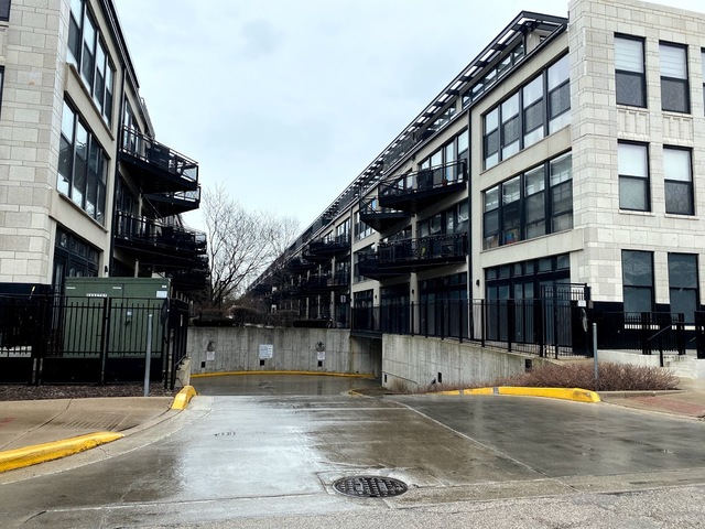 1070 West 15th Street, Unit 402 Chicago, IL 60608 - Photo 15 of 19