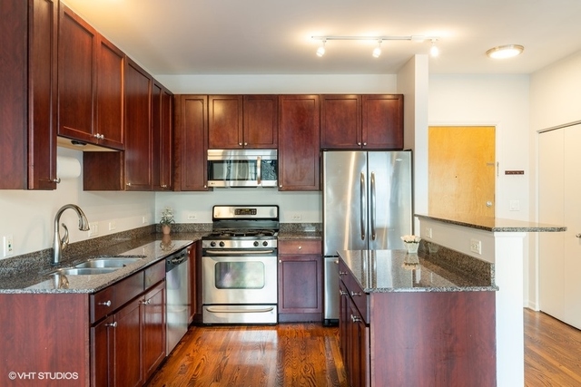 1070 West 15th Street, Unit 402 Chicago, IL 60608 - Photo 3 of 19