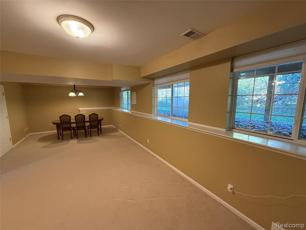 7172 Kings Way Flushing, MI 48433 - Photo 33 of 41