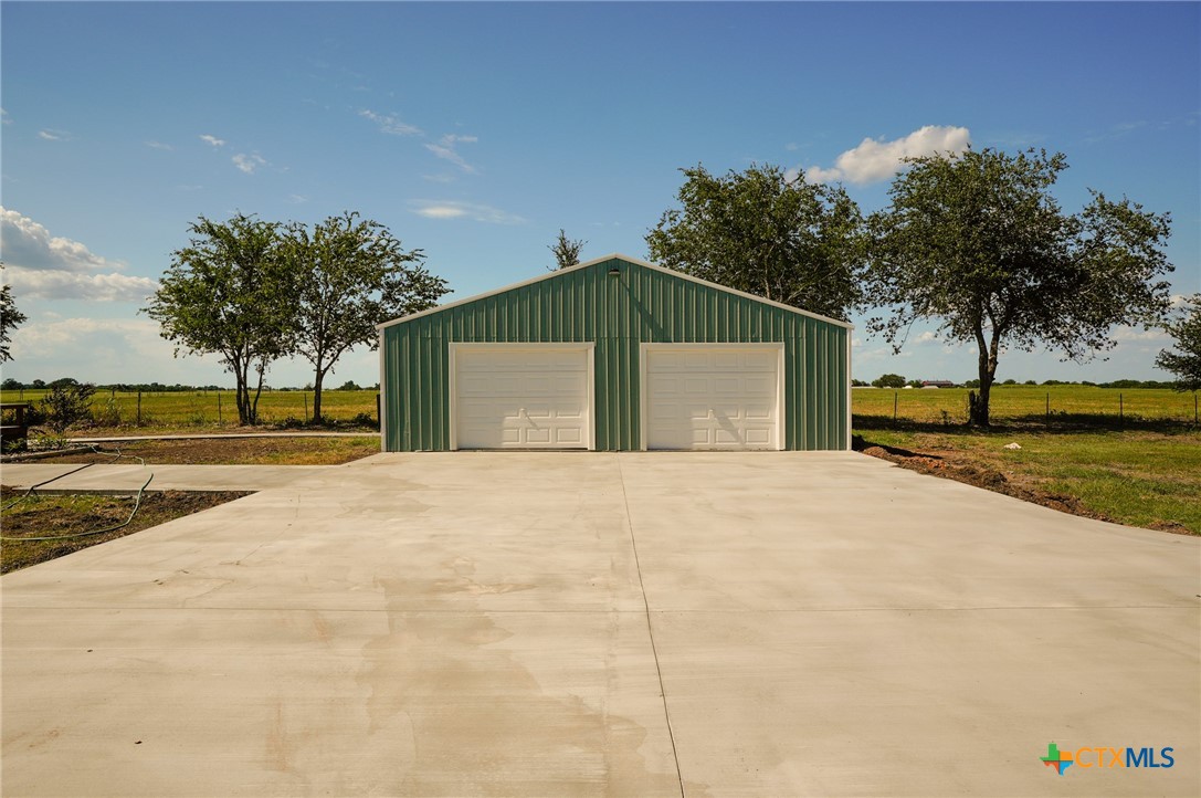 5688 Falke-Heinrich Road Schulenburg, TX 78956 - Photo 4 of 34