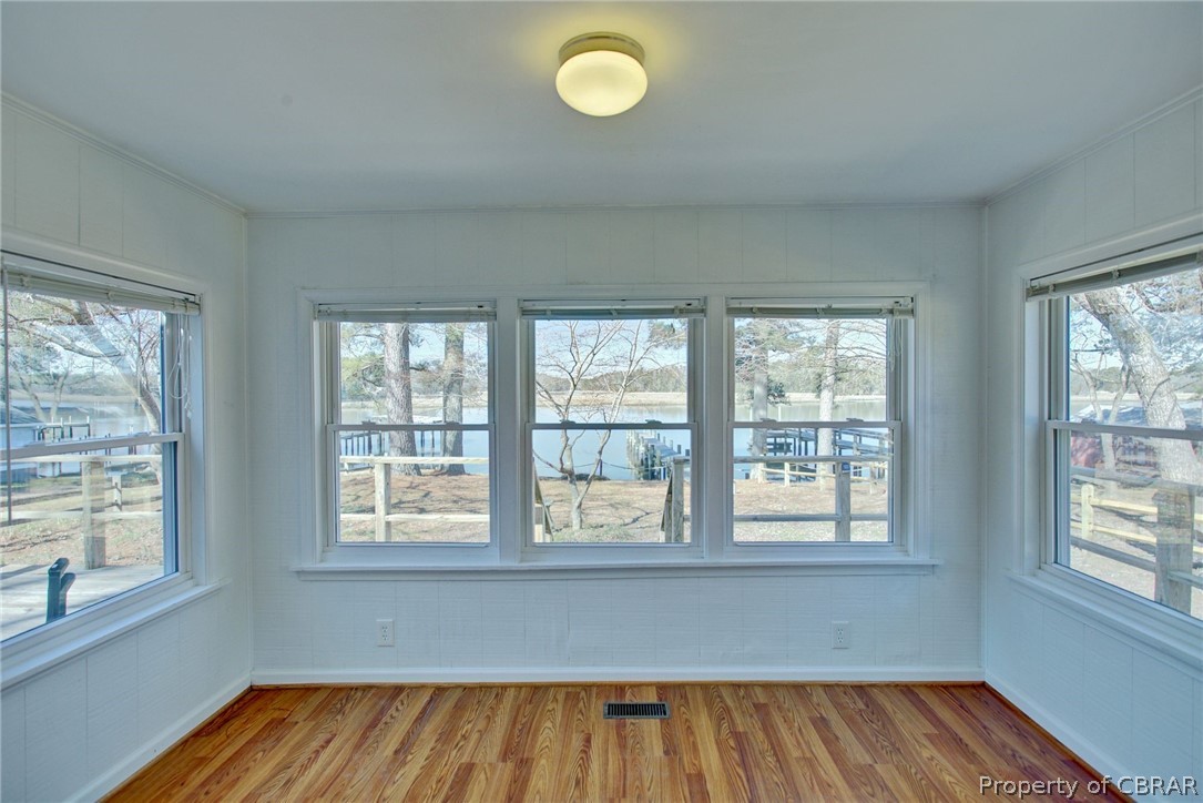 2509 Red Bank Road Gloucester, VA 23061 - Photo 6 of 20 Sun Room
