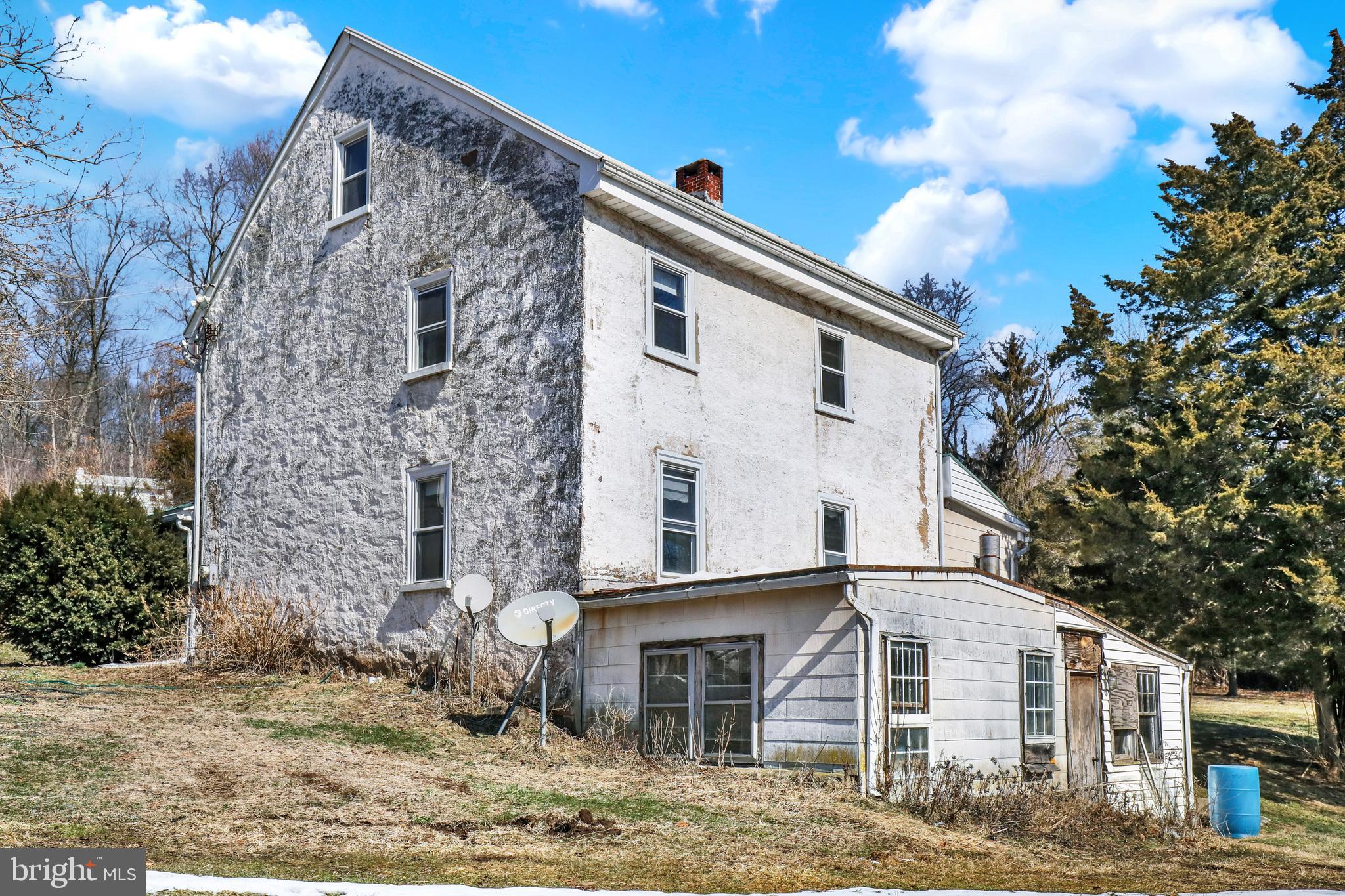 1250 New Philadelphia Road Pottstown, PA 19465 - Photo 3 of 30 a front view of a house