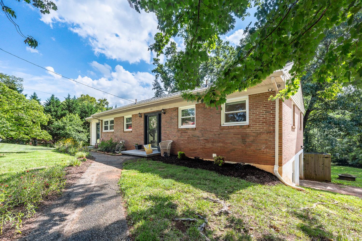 7152 Meadowbrook Road Lynchburg, VA 24502 - Photo 3 of 48 Gallery Image 3