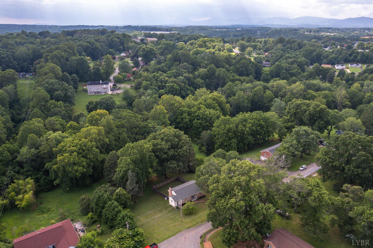 7152 Meadowbrook Road Lynchburg, VA 24502 - Photo 4 of 48 Gallery Image 4