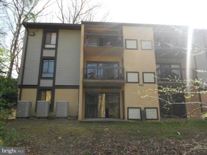 11627 Stoneview Square, Unit 78/2B Reston, VA 20191 - Photo 3 of 17 Exterior (Rear)