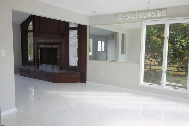 $3,975 | 20 South Laurel Drive, Somers Point, NJ 08244