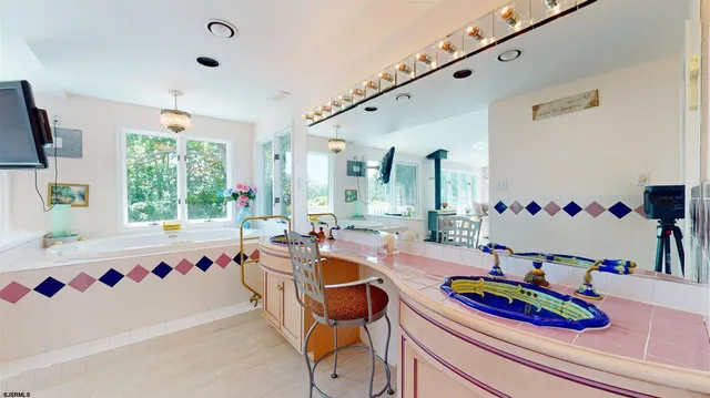 $3,975 | 20 South Laurel Drive, Somers Point, NJ 08244