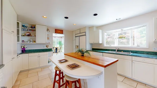 $3,975 | 20 South Laurel Drive, Somers Point, NJ 08244