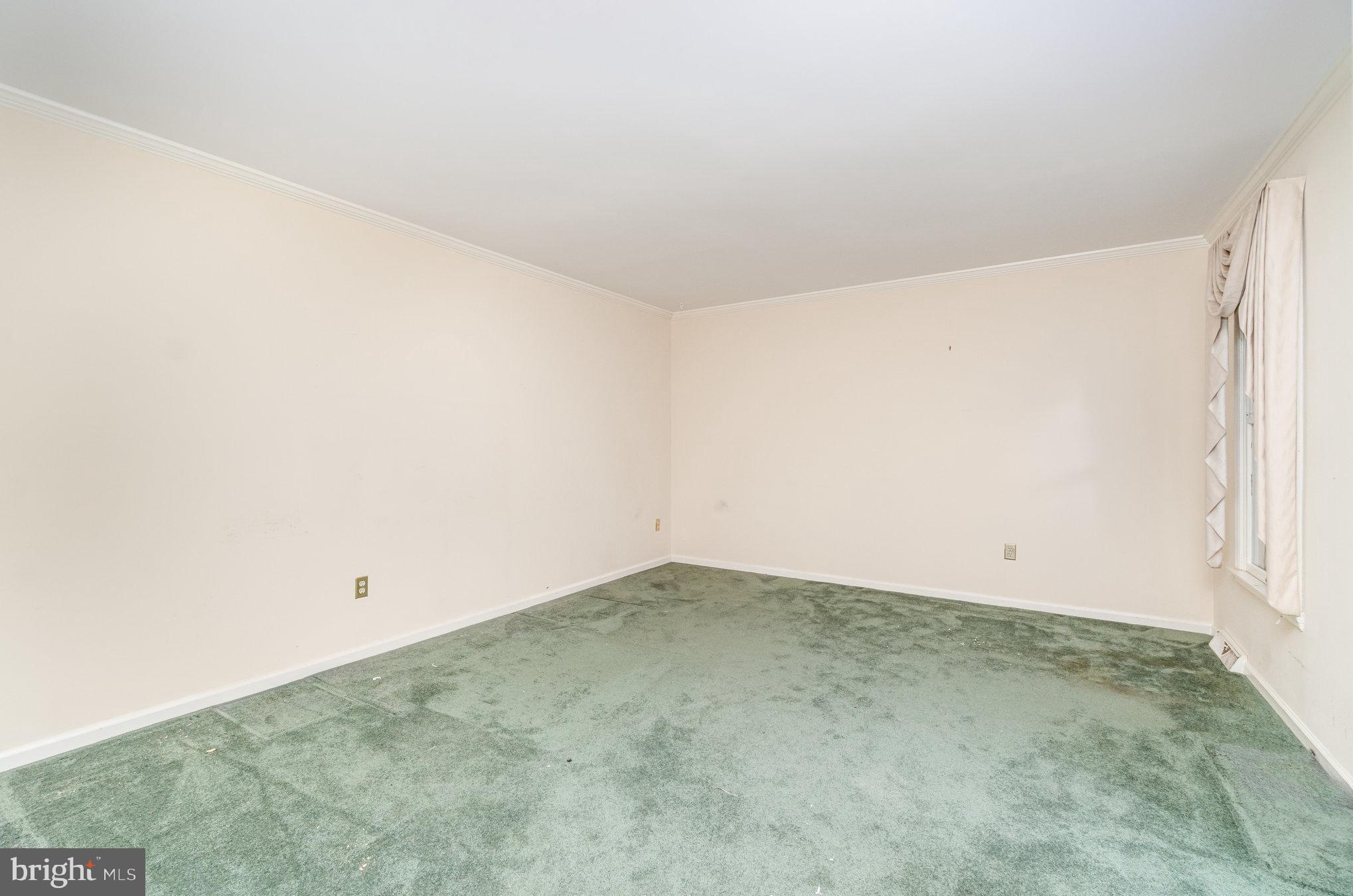 25 Estates Drive Reading, PA 19606 - Photo 11 of 43 an empty room with a workbench