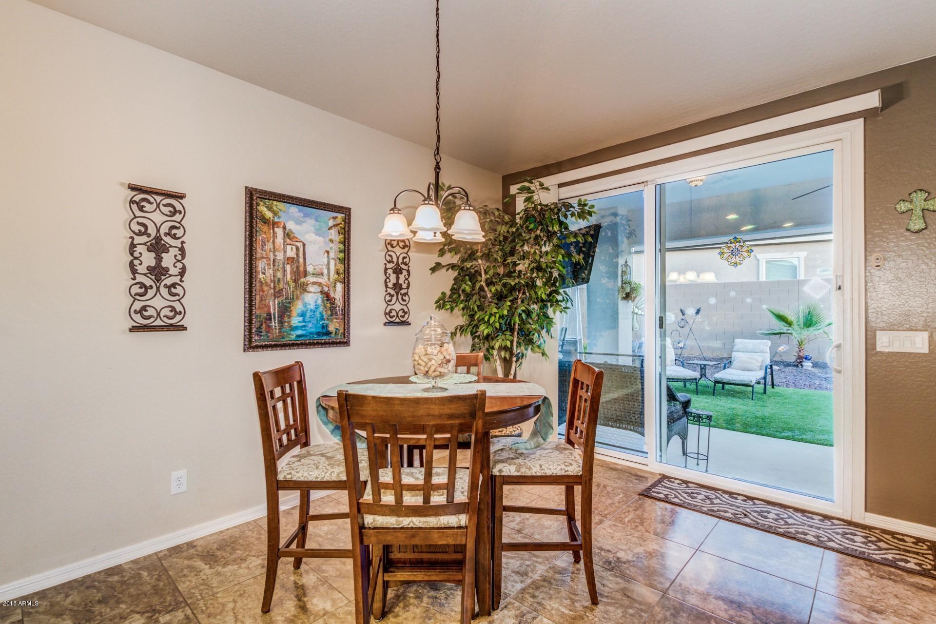 421 East Summerside Road Phoenix, AZ 85042 - Photo 23 of 53 Dining Space